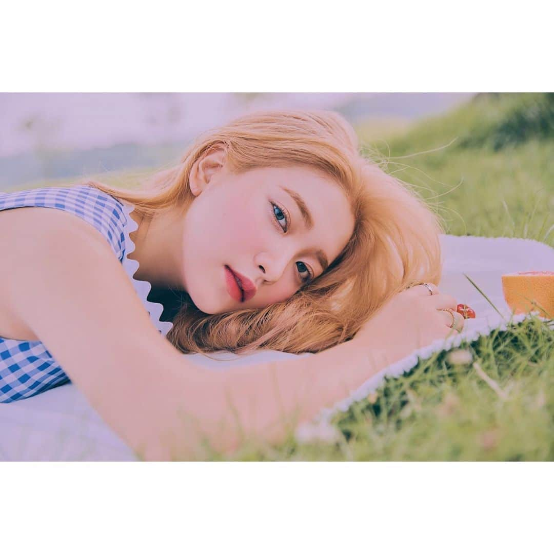 Red Velvetさんのインスタグラム写真 - (Red VelvetInstagram)「Red Velvet 레드벨벳 Mini Album ['The ReVe Festival' Day 2] - 🎧 2019.08.20. 6PM (KST) 👉 redvelvet.smtown.com - #RedVelvet #레드벨벳 #RVF #TheReVeFestivalDay2」8月15日 0時01分 - redvelvet.smtown