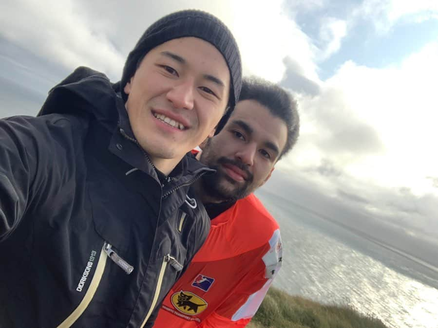 杉岡尚樹のインスタグラム：「彗星JAPAN Team building🤾‍♂️🇮🇸 ✅Isafjordur✅Paintball✅Flateyri✅ísafjarðarbær✅Fishing✅Dynjandi✅Extreme West Europe✅ . . . 非日常的な経験を通してチームワークを深めることができました！ 帰国後、月末から日本リーグが再開するのでしっかり準備していきたいと思います🦍💪 #彗星japan #teambuilding #handball #ハンドボール #iceland #isafjordur #flateyri #isafjardarbaer #dynjandi #teamyoung」