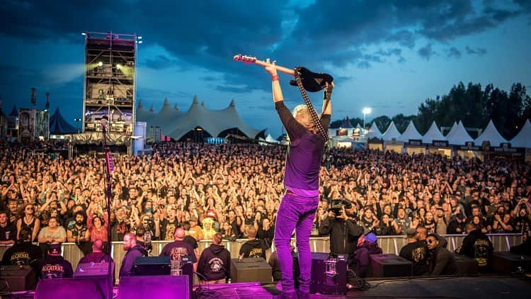 マストドンさんのインスタグラム写真 - (マストドンInstagram)「Troy here, I’d like to thank Thin Lizzy for having me out on their 2019 UK / Euro Festival appearances. Great crowds, classic songs and good times all around! Thank you Scott Gorham, Darren Wharton, Damon Johnson, Ricky Warwick & Scott Travis. Also, thank you to all the Mastodon fans that came out to support! <— Scroll left for more pics  Photo Credits: @ginovanlancker and @hughes_vanhoucke s_vanhoucke」8月15日 0時02分 - mastodonrocks