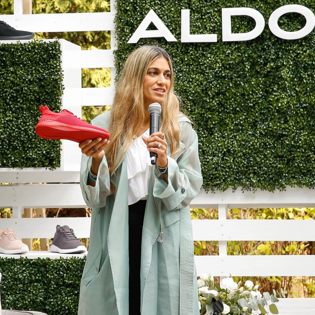 ALDO shoesさんのインスタグラム写真 - (ALDO shoesInstagram)「Bites, baubles, and giggles. Take a look inside our garden breakfast where our guests got to meet and mingle. #AldoCrew #AldoShoes」8月15日 0時02分 - aldo_shoes