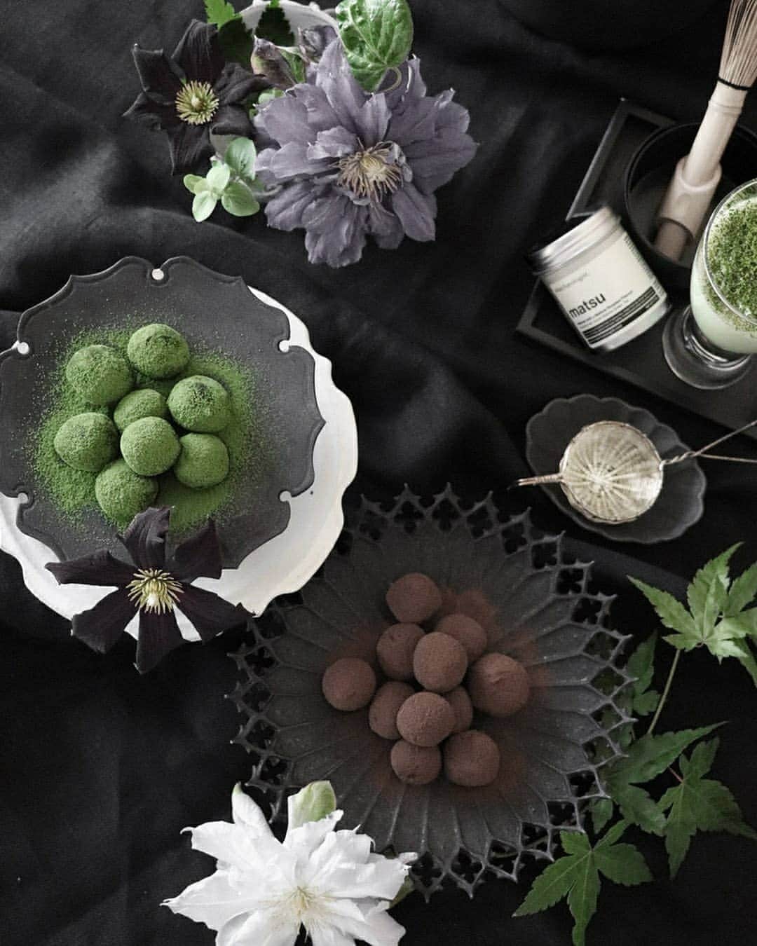 Matchæologist®さんのインスタグラム写真 - (Matchæologist®Instagram)「😱 Oh my matcha! Hands up if you’re in heaven 😍 with these irresistible #Chocolate #Matcha #Truffles featuring our Matsu™ Ceremonial Matcha! 💚✨ Tag a #MatchaBestie who you know would go crazy for them! (📷: @noir4696style) . Don’t forget to share your matcha recipes with us by tagging @Matchaeologist #MatchaCreation to spread the matcha love! 💚 . 👉 To find out more about our splendid range of artisanal matcha, 🌱 visit Matchaeologist.com . Matchæologist® #Matchaeologist Matchaeologist.com」8月15日 0時03分 - matchaeologist