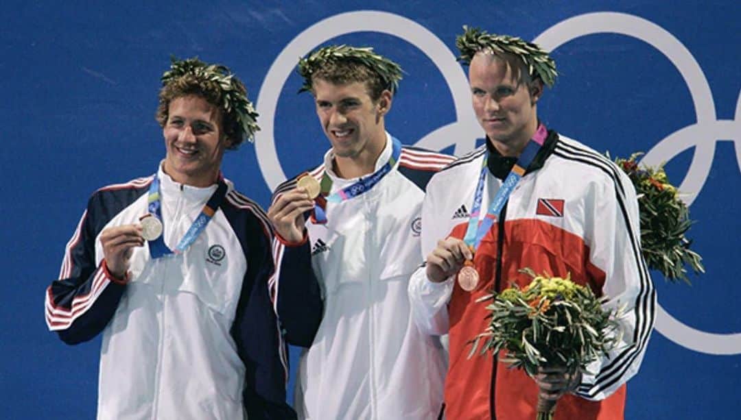 olympiadaさんのインスタグラム写真 - (olympiadaInstagram)「⭐ 14 августа 2004 года на Олимпийских играх в Афинах 19-летний пловец из Балтимора Майкл Фелпс @m_phelps00 выиграл свою первую золотую медаль (на дистанции 400 метров комплексным плаванием). ⠀ Всего на тех Играх он завоевал восемь медалей, из которых шесть были золотыми и две бронзовыми, установив при этом несколько олимпийских и один мировой рекорд. ⠀ Это было только начало. На сегодня Фелпс — единственный в истории спорта 23-кратный олимпийский чемпион 💪🏻 #Olympics #OTD」8月15日 0時23分 - olympia_da