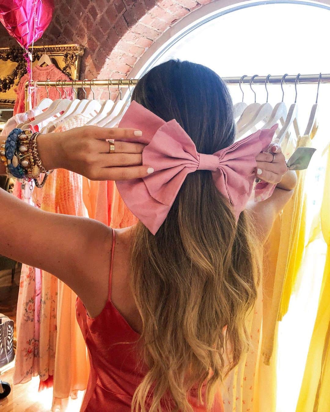 ダニジョーのインスタグラム：「Sealed with a 🎀 • tap to shop our NEW Marla bow」