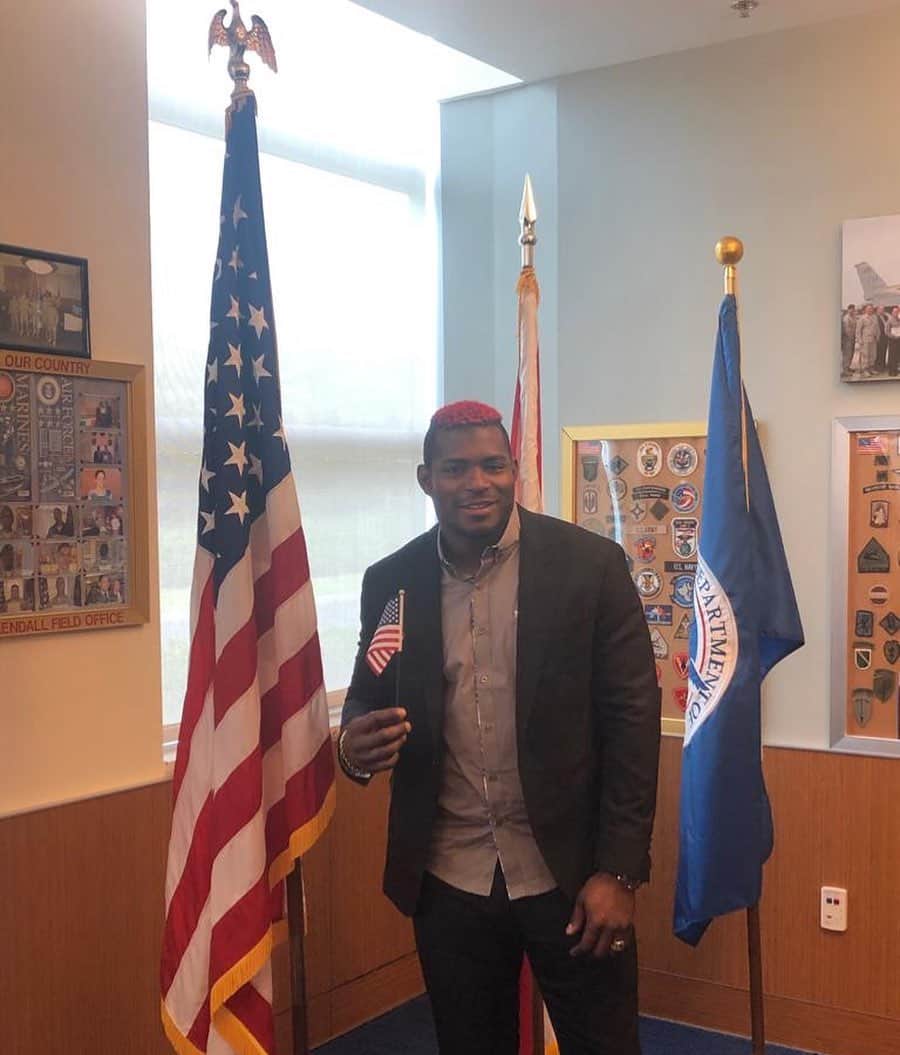 ヤシエル・プイグのインスタグラム：「Thank you 🙏 God for this great opportunity to be an American citizen 👌🇺🇸🇺🇸🇺🇸」