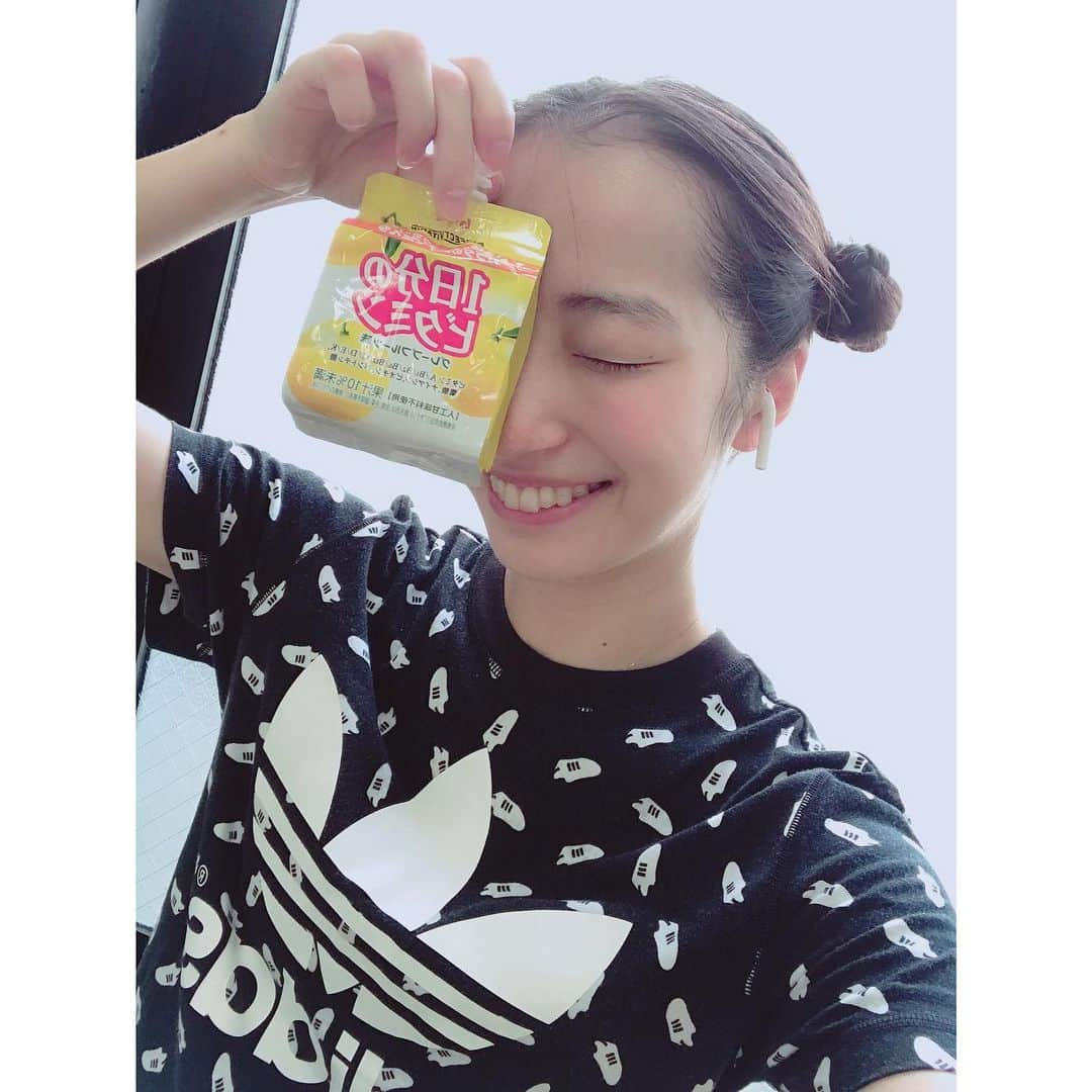 有明ゆなさんのインスタグラム写真 - (有明ゆなInstagram)「稽古前にはビタミン注入♡ . . . . #有明ゆな #ちっぱい #シンデレラバスト #グラドル #グラビア #グラビアモデル #大人グラビアアイドル #インスタグラビア #グラビアアイドル #gravure #gravureidol #gravuremodel #instagravure #japanese #japaneseidol #japanesegirl #japanesemodel #japanidol #japanmodel #japangirl #舞台 #稽古 #シンゴージェット #すっぴん #スッピン #1日分のビタミン #アディダス #adidas」8月15日 0時29分 - ariake_yuna