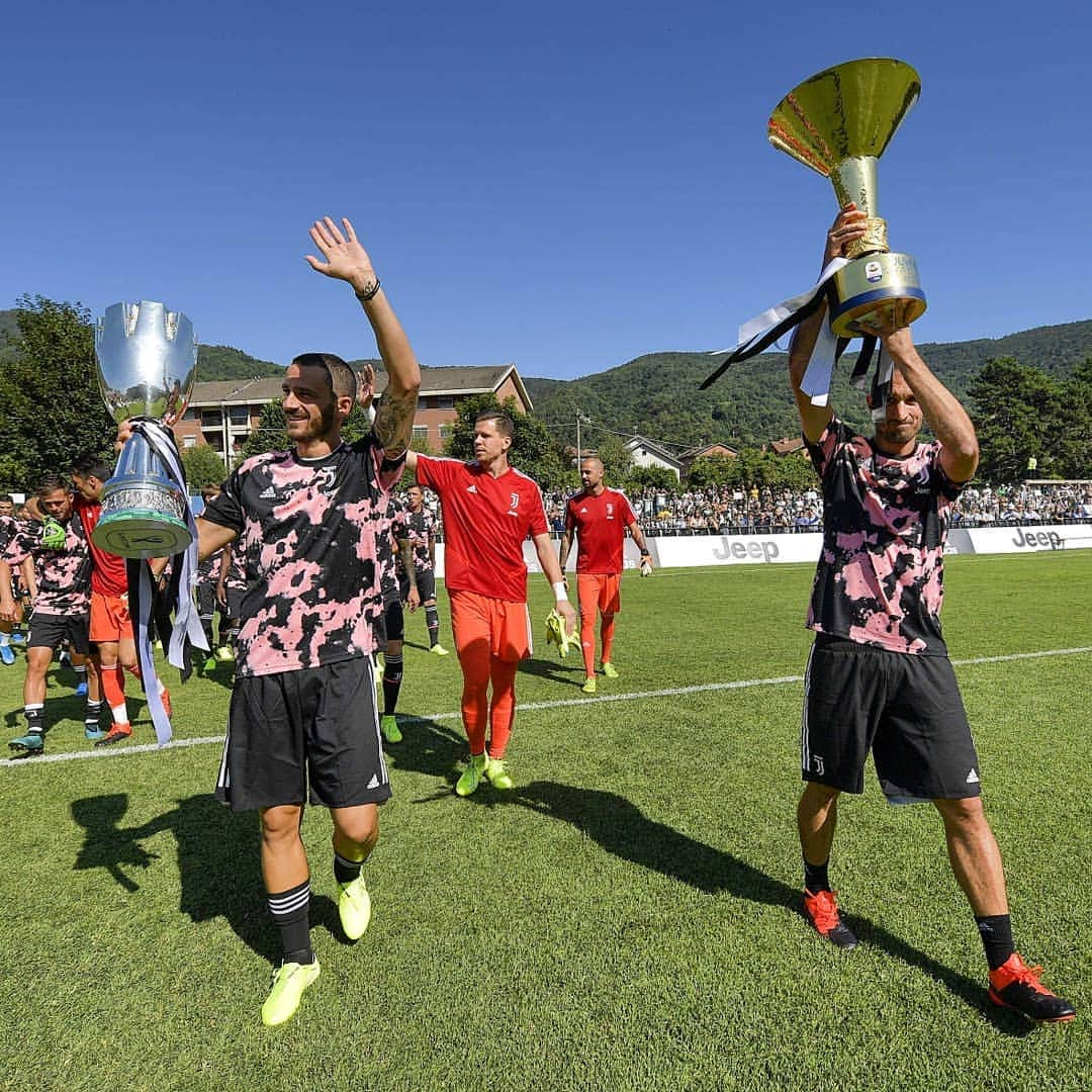 ユヴェントスFCさんのインスタグラム写真 - (ユヴェントスFCInstagram)「The one with the trophies 🏆🏆🇮🇹 #VillarPerosa」8月15日 0時54分 - juventus