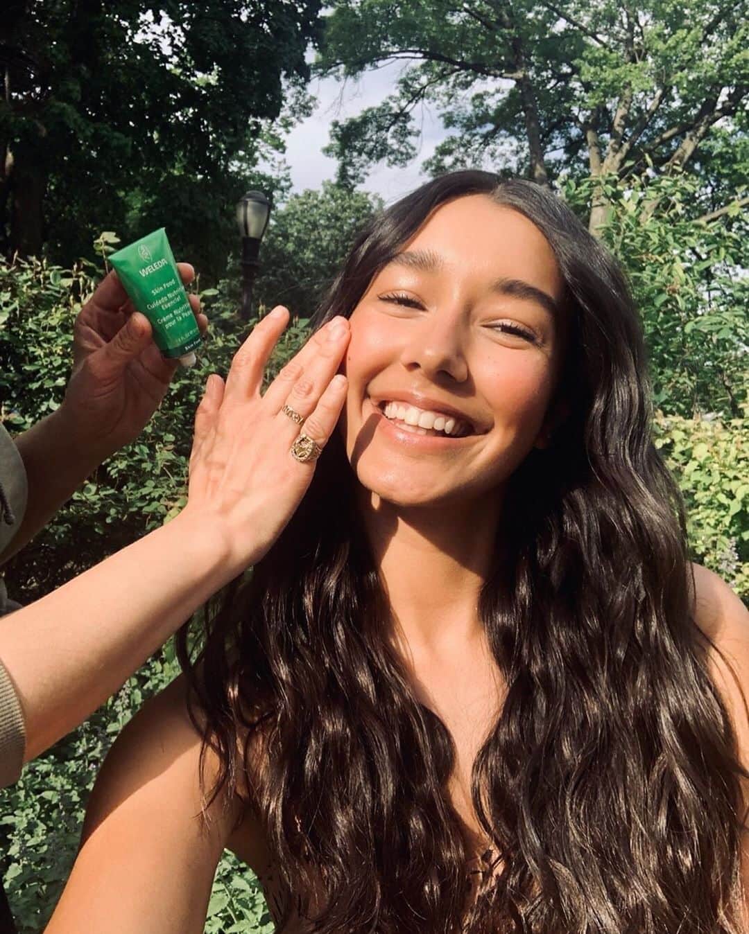 Weledaのインスタグラム：「So, you use Skin Food as a highlighter? ✨ It truly adds the perfect glow to any makeup look! (Pc: @bella.khaira.newman ) #WeledaSkin #WeledaSkinFood」