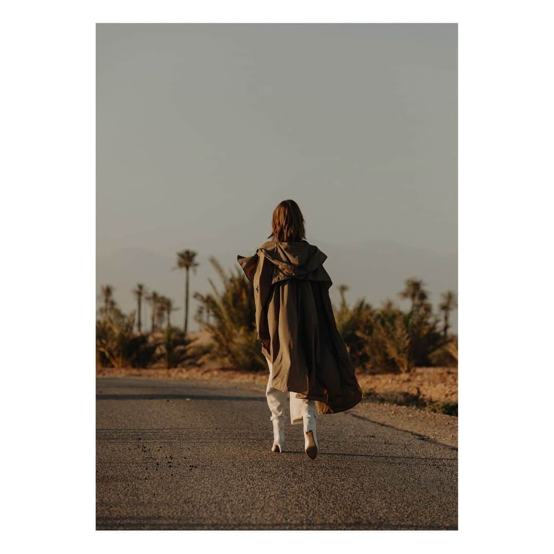 イザベルマランさんのインスタグラム写真 - (イザベルマランInstagram)「She made a stop on the road to Tanger. She’s not on a schedule.  #IsabelMarantFall19 collection  Photographed by @charlotte_lapalus」8月15日 1時11分 - isabelmarant