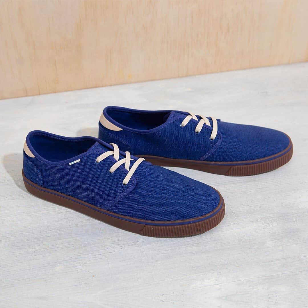 トムズシューズのインスタグラム：「Just lace up and go.」
