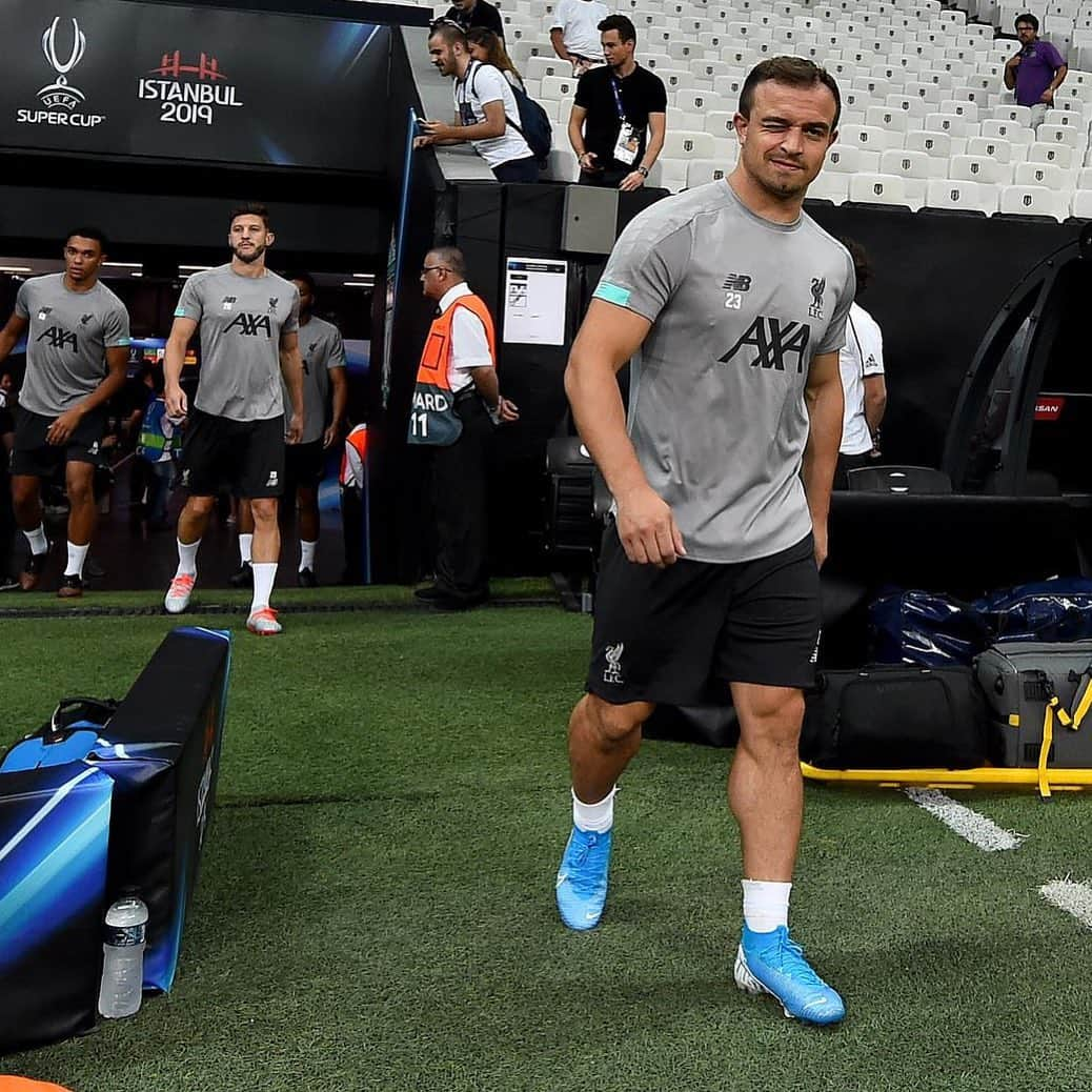 ジェルダン・シャチリのインスタグラム：「Matchday! We are ready! 🔥💪🏼😉 #supercup2019 #istanbul #YNWA #XS23」