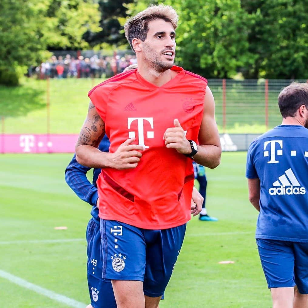 ハビ・マルティネスさんのインスタグラム写真 - (ハビ・マルティネスInstagram)「Step by step 🏃🏽‍♂️💪🏽 #gettingbettereveryday #training #Javi8」8月15日 1時19分 - javi8martinez