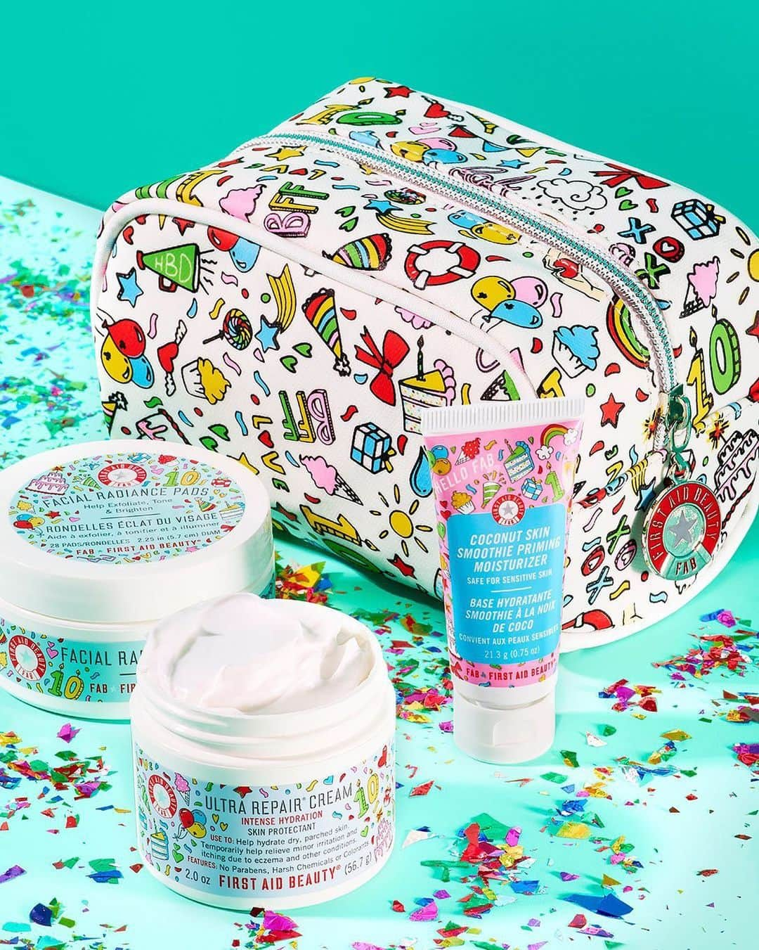 セフォラさんのインスタグラム写真 - (セフォラInstagram)「Cue the confetti 🎊🥳🎉 @firstaidbeauty’s turning 10 with a limited edition, bestsellers kit––all dressed up in their birthday suits 😉 Exfoliate, hydrate, and prime your way to glowier skin with these #cleanatsephora travel sizes. Only at Sephora.」8月15日 1時24分 - sephora