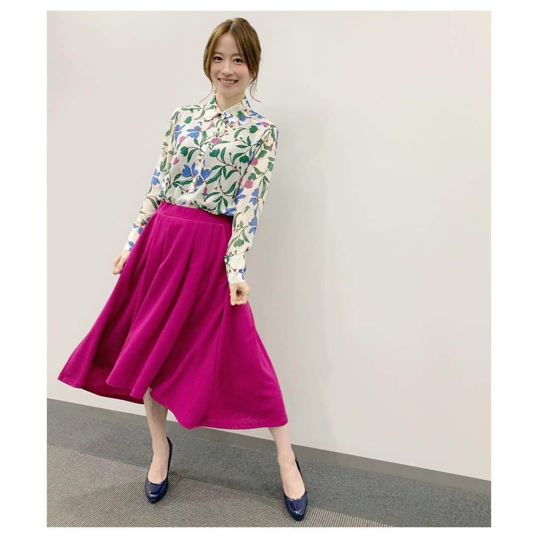 宮島咲良さんのインスタグラム写真 - (宮島咲良Instagram)「ㅤㅤㅤㅤㅤㅤㅤㅤㅤㅤㅤㅤㅤ TOKYO MX『BE-BOP SPORTS』(2019.3.18)のお衣装です☻ ㅤㅤㅤㅤㅤㅤㅤㅤㅤㅤㅤㅤㅤ どうしても一番好きなフューシャピンク💕 最近、総柄トップスが気になっていろいろチェックしている！ ㅤㅤㅤㅤㅤㅤㅤㅤㅤㅤㅤㅤㅤ #衣装戦隊ミヤジマン #衣装 #fashion #ファッション #ootd #ootdfashion #コーディネート #codinate #tokyomx #bebopsports #宮島咲良」8月15日 1時26分 - sakura_miyajiman