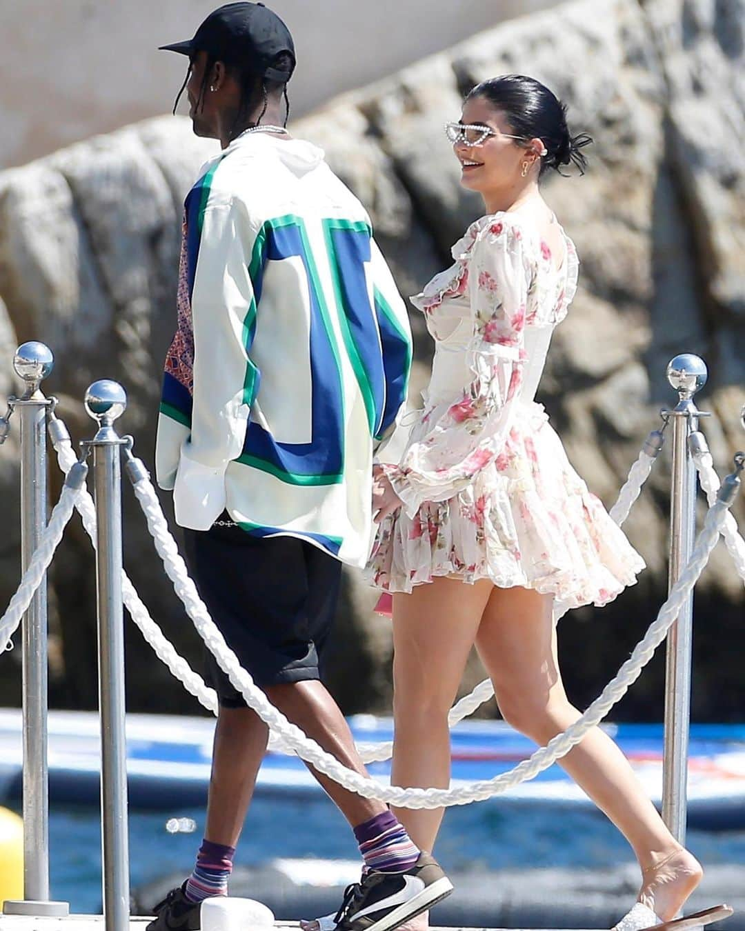 Just Jaredさんのインスタグラム写真 - (Just JaredInstagram)「@kyliejenner and @travisscott are still enjoying their vacation in Italy! Check out more photos on JustJared.com.  #KylieJenner #TravisScott Photos: Backgrid」8月15日 1時35分 - justjared