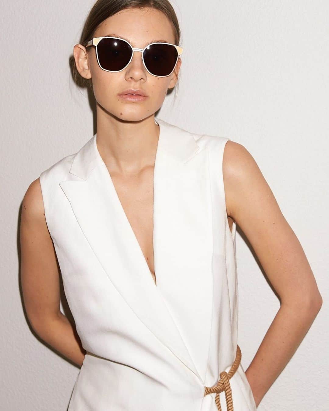Meganさんのインスタグラム写真 - (MeganInstagram)「Zanzan MAZZINI sunglasses 〰 constructed from light-weight stainless steel and acetate. Made by hand in Italy.  #サングラス #선글라스 #lunettes #occhiali #sunglasses #eyewear #handmadeinitaly #slowfashion #buybetterbuyless #zanzaneyewear」8月15日 1時38分 - zanzan_domus