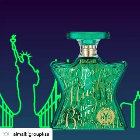 のインスタグラム：「Thank you @almalkigroupksa for the visual!  Posted @withrepost • @almalkigroupksa Bond 09 New York Musk, a green fresh floral fragrance that metamorphoses into a soft musk lights up this fragrance!  بوند ٩ نيو يورك مسك، عطر منعش بنفحات من المسك الناعم.  #almalkigroup #bond09 #newyorkmusk #fresh #floral #fragrance #musk #nyc #saudiarabia  #مجموعة_المالكي #بوند٩ #نيو_يورك #مسك #عطر #ازهار #جمال #السعودية」