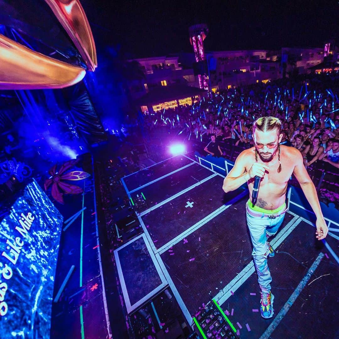 Dimitri Vegas & Like Mikeさんのインスタグラム写真 - (Dimitri Vegas & Like MikeInstagram)「When you throw another house party and everyone in Ibiza shows up」8月15日 1時42分 - dimitrivegasandlikemike