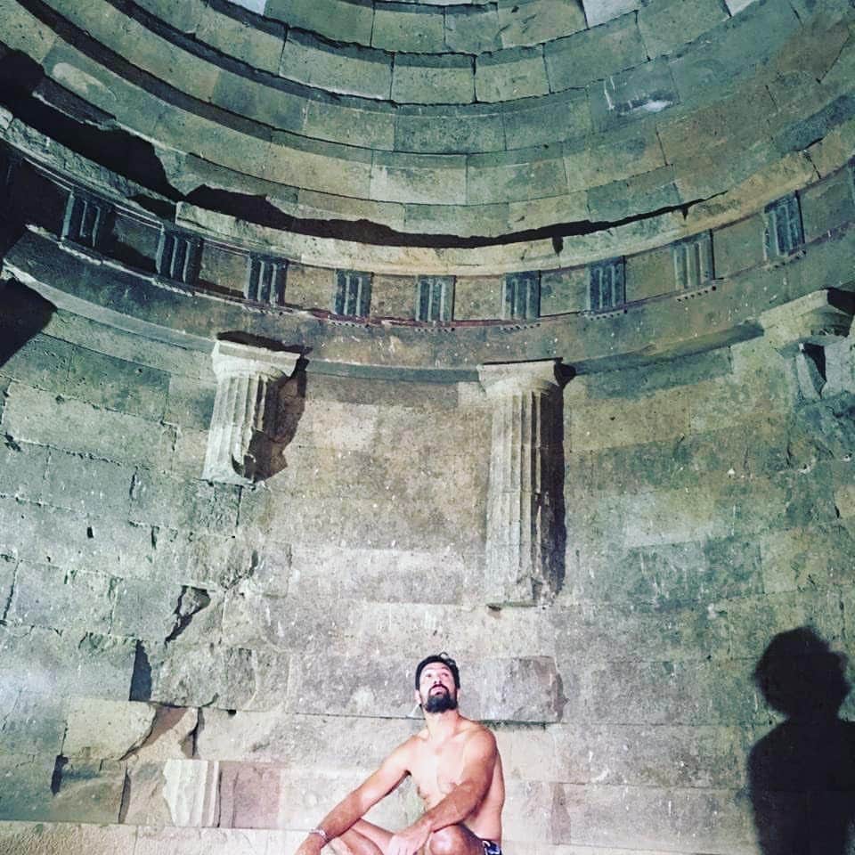 マヌー・ベネットさんのインスタグラム写真 - (マヌー・ベネットInstagram)「500bc Thracian Temple in Bulgaria  #Spartacus #crixus #inanotherlifewecouldhavebeenasbrothers」8月15日 2時02分 - manubennett