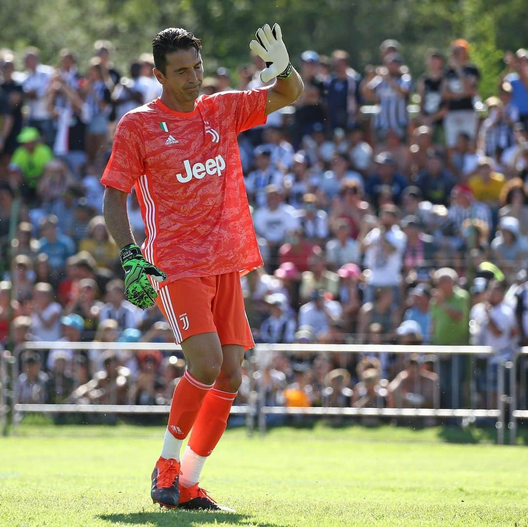 ジャンルイジ・ブッフォンさんのインスタグラム写真 - (ジャンルイジ・ブッフォンInstagram)「#VillarPerosa 2019 💪✋ #finoallafine」8月15日 2時27分 - gianluigibuffon