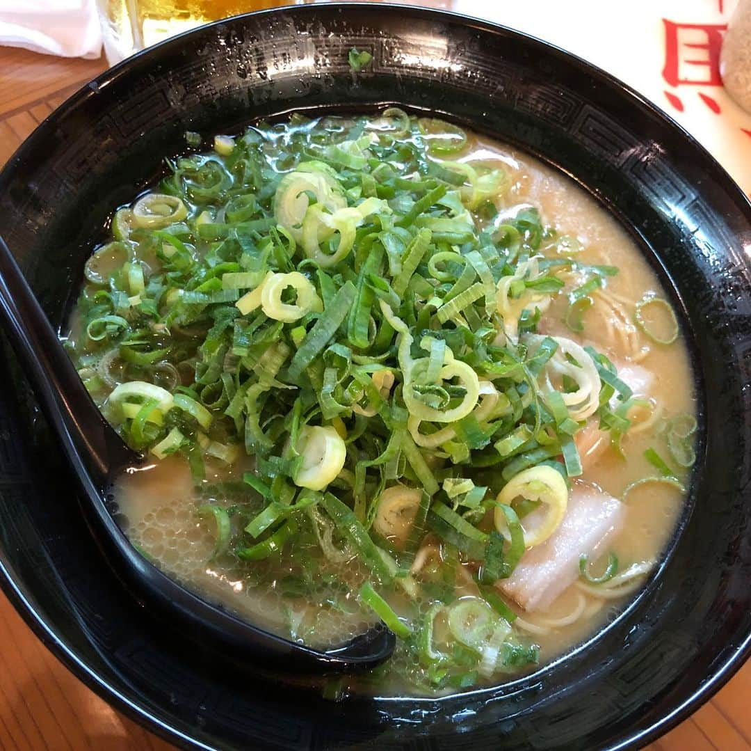 武田祐介さんのインスタグラム写真 - (武田祐介Instagram)「福岡2日目 😊🍜😊🍜😊🍜😊🍜 photo by Takeshi Yao ラーメンの写真は自分 #radwimps #ANTIANTIGENERATIONTOUR2019 #ラーメンすき」8月15日 2時32分 - yusuke_takeda_