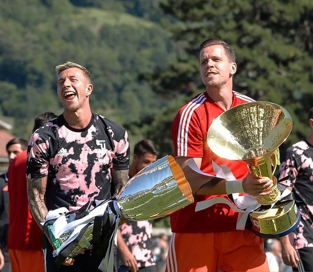 ヴォイチェフ・シュチェスニーのインスタグラム：「Villar Perosa - a great end to pre-season 💪 #ForzaJuve」
