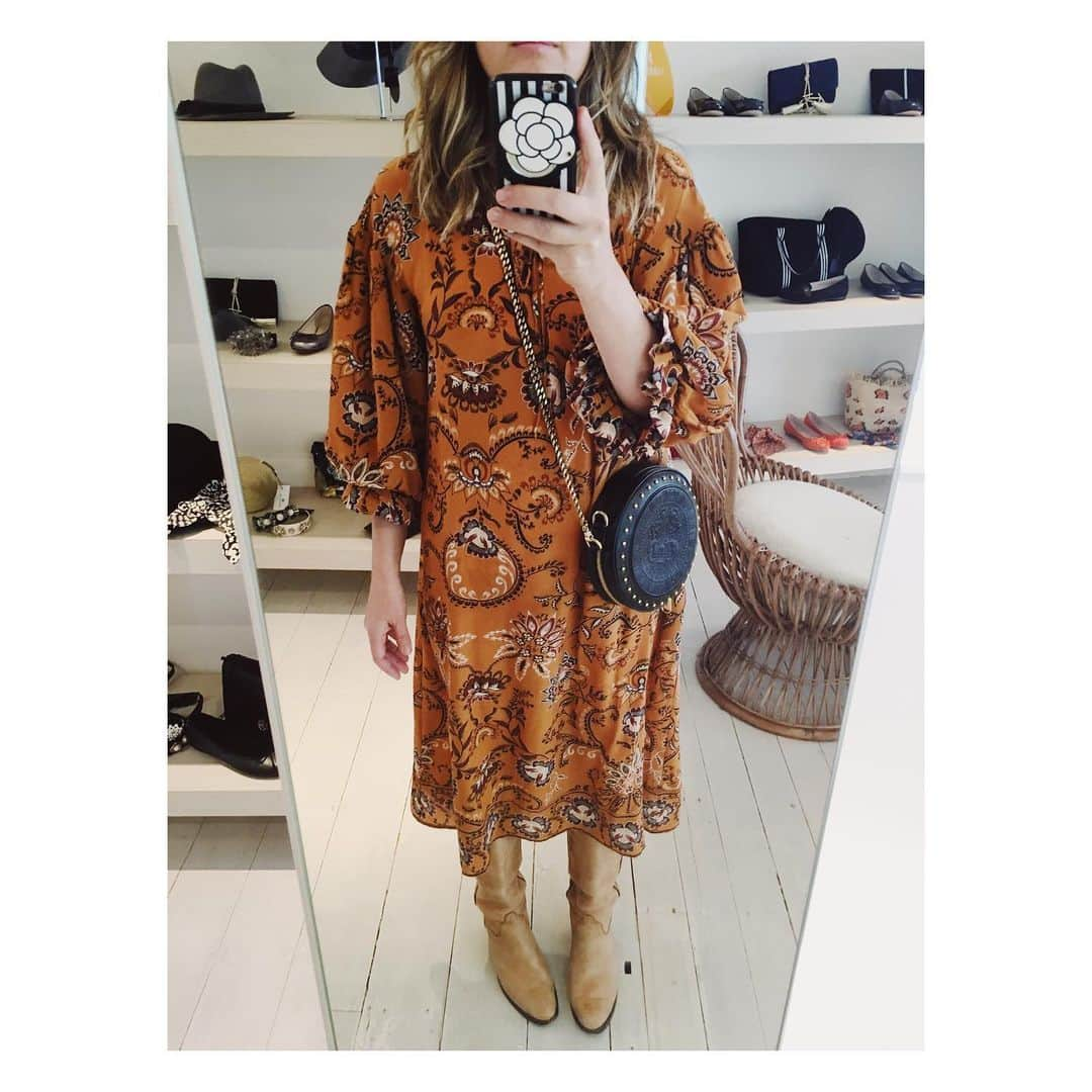 ココリボンさんのインスタグラム写真 - (ココリボンInstagram)「In-store today @collectiveonqueen and yes I’m wearing this dress yet again 🐆😉 It’s just so easy to throw on with some boots or flats and be done 🙌🏼 Only a few left now $435.  Tap to shop or pop by 64 Queen Street Woollahra to say hi and try 👑」8月15日 13時39分 - cocoribbon_official