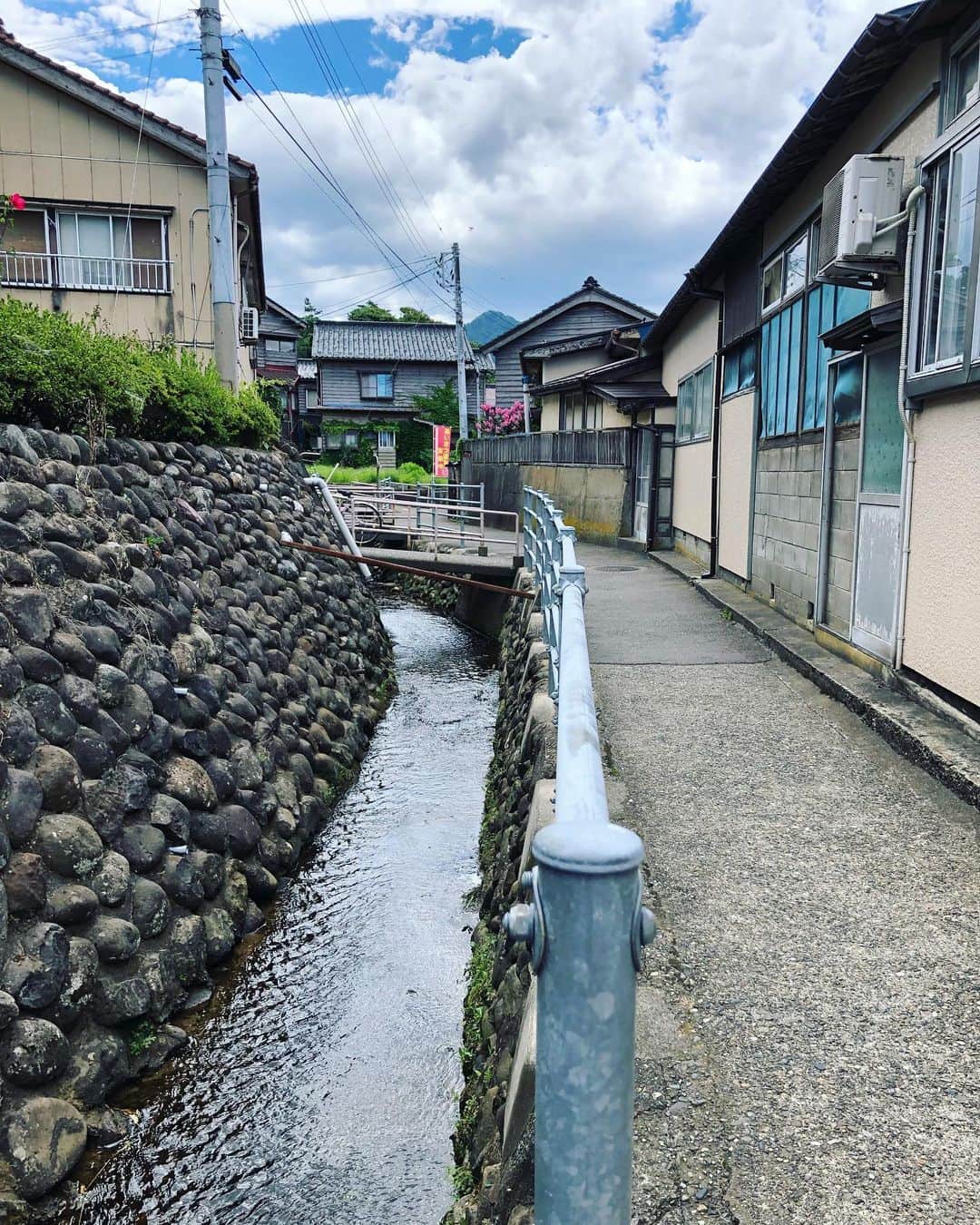 谷口礼子さんのインスタグラム写真 - (谷口礼子Instagram)「#能生 #まちあるき #日本海ひすいライン #水のある風景」8月15日 12時07分 - manekijako
