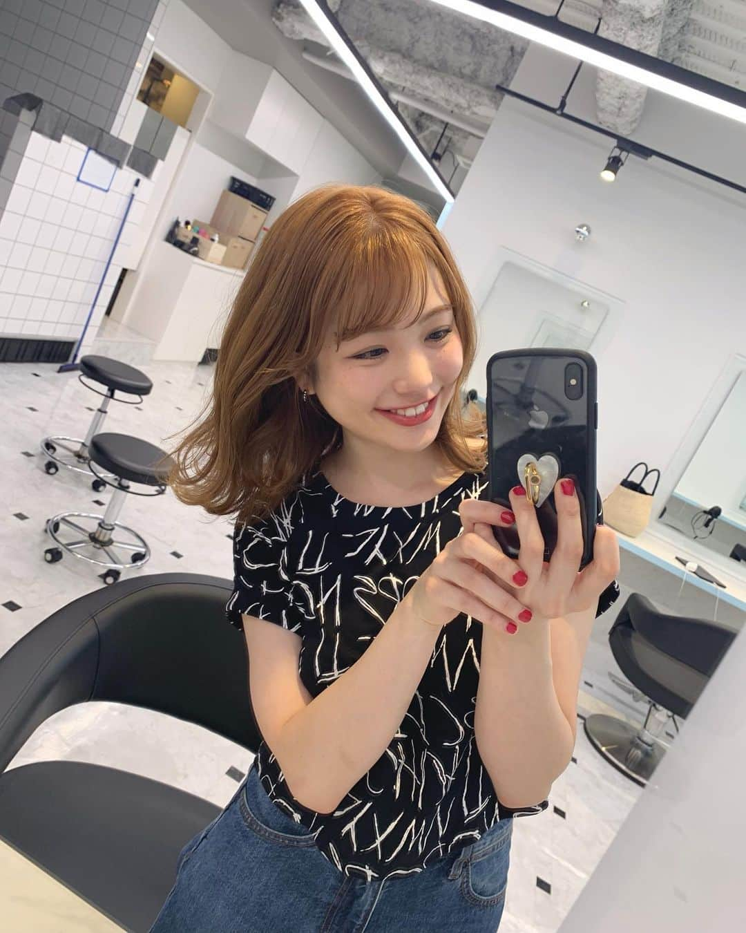 瀬川あやかさんのインスタグラム写真 - (瀬川あやかInstagram)「* 今回はリタッチのみ。 ブリーチなし。 長持ちってゆうか良いまま伸びてくたくぽんのカラーは本当にスンバラシイ。 オトロエルコトヲシラナイ。 いつもありがとうございます😊 北海道出身のアカデミーの子、やかましいスタッフもたくさんいて相変わらず愉快な【池袋 LAND】なのでした。 写真は誰もいない4階で撮らせてもらってます。謝」8月15日 12時22分 - segawa_ayaka