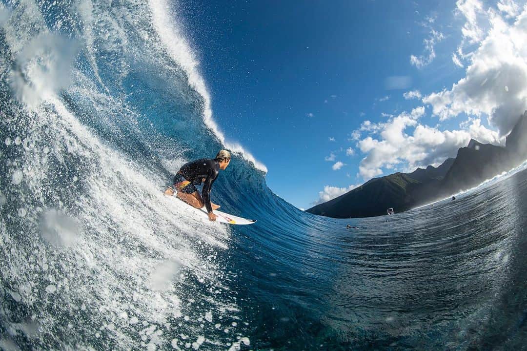 五十嵐カノアさんのインスタグラム写真 - (五十嵐カノアInstagram)「Life’s good here in Tahiti! Coming early and getting to know this wave even more 🥶 Last few days have been fun @benthouard」8月15日 12時16分 - kanoaigarashi