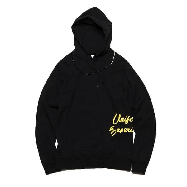 のインスタグラム：「uniform experiment NEW RELEASE on AUGUST 17 *Available at SOPH. ONLINE STORE on AUGUST 19 . www.soph.net/shop/ . [Information] 8月24日(土)スタートのF.C.Real Bristol & For Kids 19-20 AW Collection立ち上がりに先駆け、17日(土)よりSOPH. shop 及び、正規ディーラーにてシーズンカタログを配布致します。 皆様のお越しをスタッフ一同心よりお待ちしております。 *SOPH. ONLINE STOREでは8月26日(月)よりF.C.Real Bristol & For Kids 19-20 A/W COLLECTIONをスタート致します。 . [Information] F.C.Real Bristol & For Kids 2019-20 A/W COLLECTION will start in store on 24th (sat) Aug. We will give out our new lookbook for free from 17th (sat) Aug at SOPH.shop and official dealers. We look forward to your visit. *F.C.R.B. & for Kids New collection available at SOPH. ONLINE STORE 2019.8.26 MON. . #uniformexperiment #UEdripping #UEnavy #UEN #UEbeadscode」