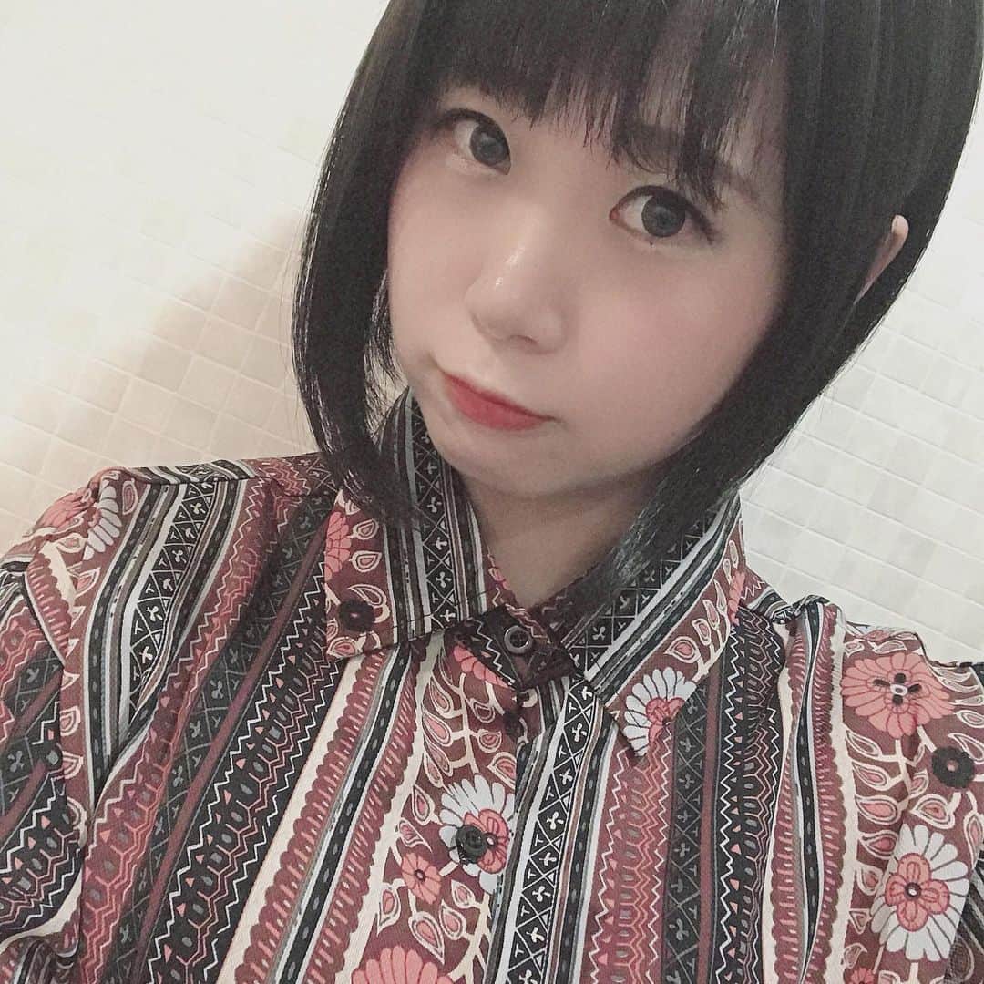 辰巳リカのインスタグラム：「‪変な柄シャツ似合う男性がすきなんだけど自分でも着ちゃう 女の子が着てるのもよし◎‬」