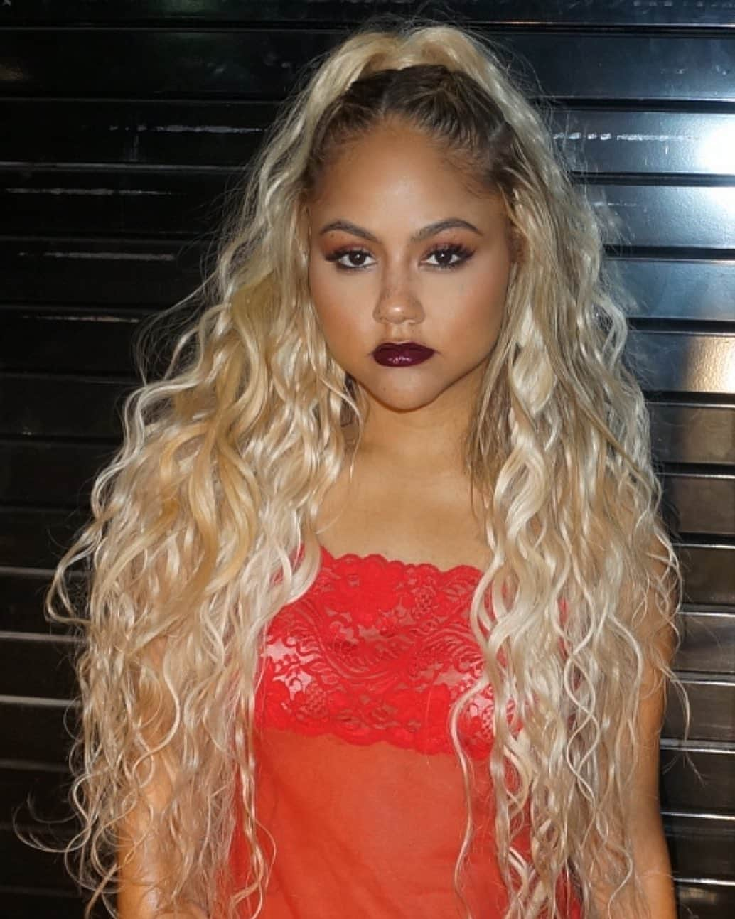 キャット・デルーナさんのインスタグラム写真 - (キャット・デルーナInstagram)「Give me that Fire Red ! What’s your fave lipstick shade?」8月15日 4時49分 - katdeluna