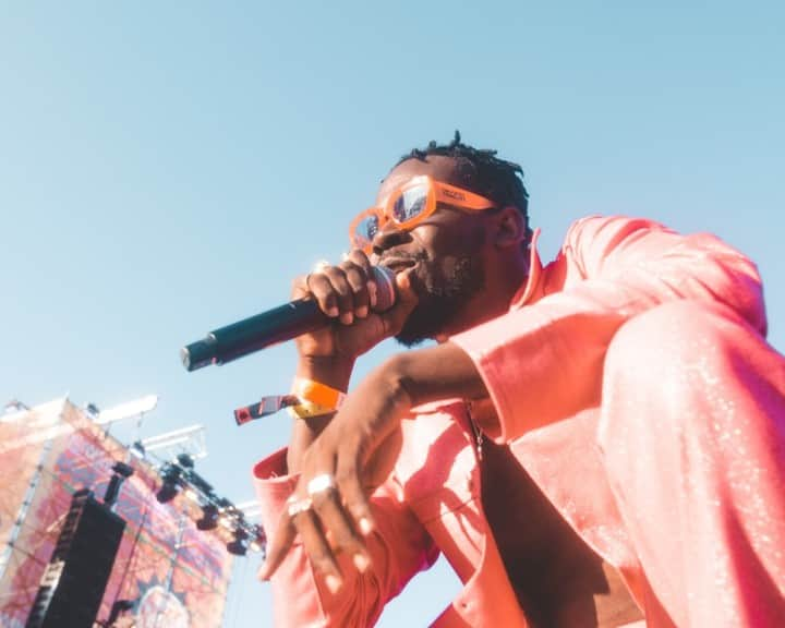 Flaunt Magazineさんのインスタグラム写真 - (Flaunt MagazineInstagram)「Head over to Flaunt.com to see our Weekend Recall with the Nigerian  musician @AdekunleGold as he prepare to take the stage at @AfroNation in Portugal. ⠀⠀⠀⠀⠀⠀⠀⠀⠀ ⠀⠀⠀⠀⠀⠀⠀⠀⠀ Photographed by @dbcaptures⠀⠀⠀⠀⠀⠀⠀⠀⠀ ⠀⠀⠀⠀⠀⠀⠀⠀⠀ #flauntmagazine #flaunt #flauntdotcom #AdekunleGold #AfroNation」8月15日 5時18分 - flauntmagazine