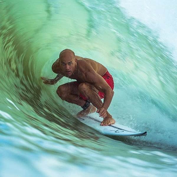 シービーズのインスタグラム：「Recognize the guy 👆 above? This Saturday, our flagship #24mason is hosting a pop-up featuring a bunch of product from our friends at @outerknown, founded by 11 time World Surf League Champion, Kelly Slater and acclaimed designer, John Moore.  For the People & the Planet, Outerknown’s mission is to protect natural resources, empower the people crafting their clothes, and inspire change within the industry and beyond. Definitely something that we can get behind.  Like thoughtfully made clothing that is working to make a positive impact for our 🌎? So do we and we’re honored to be the only store between LA and SF to carry their awesome product. If you’re in-town, stop by our shop at 24 E. Mason Street between 11-5pm to grab some for yourself.」