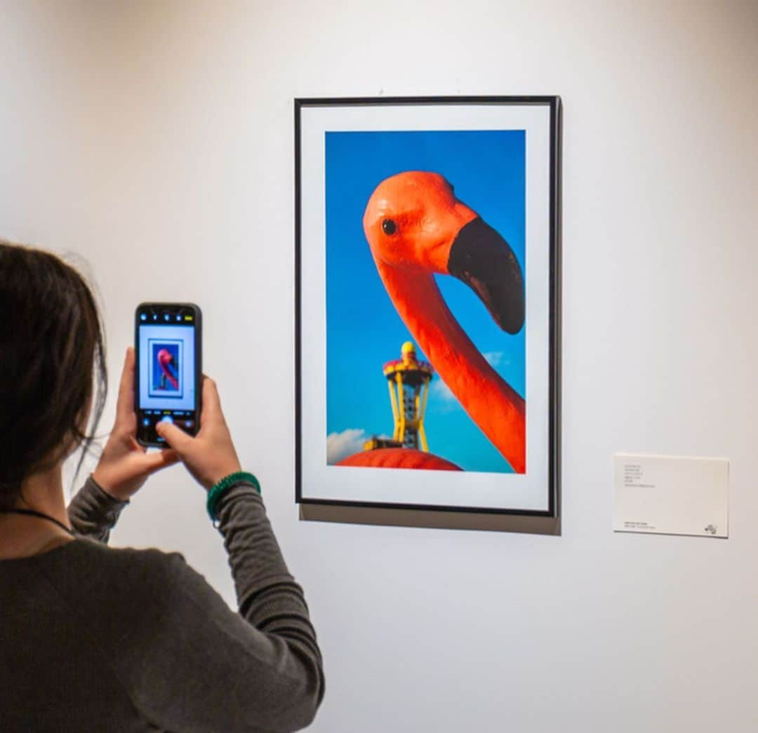 サザビーズさんのインスタグラム写真 - (サザビーズInstagram)「“Life Imitates Art,” a selling exhibition of works by Sotheby's staff, is on public view in our #NYC galleries through 16 August. The exhibition celebrates the talent and passion for art that is at the core of Sotheby's mission. The diverse creativity of our staff is represented by a variety of mediums including painting, sculpture, photography and digital media. Works are sold exclusively via the artist and many have chosen to donate a portion of proceeds to a charity of their choice. Stop by today, 14 August, from 5:00-7:00 PM for extended viewing hours. #contemporaryart」8月15日 5時36分 - sothebys