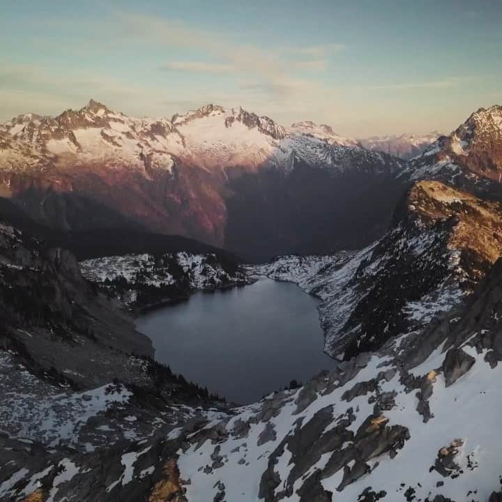 のインスタグラム：「Wild places don't protect themselves. As a member of @conservationalliance, we support conservation initiatives that protect wild lands and waters. And we're on a mission to do more as a company, as a member of the outdoor community, and as people who care about protecting wildlife habitat and access to recreation—but we can't do it alone.  Share your photos and stories about how you celebrate and support the preservation of our wild places. Tag #ourwildfuture for a chance to be featured.  See more of what The Conservation Alliance has been doing the last 30 years to protect the landscapes on which the outdoor community depends by clicking the link in our bio.  Video: @uncagethesoulproductions #ourwildfuture #wekeepitwild」