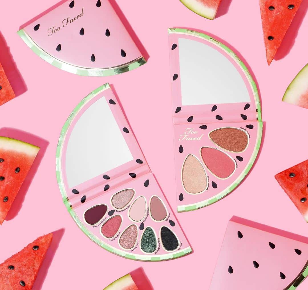 Too Facedさんのインスタグラム写真 - (Too FacedInstagram)「You're going to want a slice of this, babe! 😉 Look like one in a melon with this fresh & fruity fragranced Watermelon Slice breakaway face and eye palette! 🍉 Packed with 8 high-pigment shadows on one side and a watermelon highlighter, blush, and a caramelized bronzer on the other. Available NOW @ultabeauty online! #toofacedtutti #toofaced」8月15日 6時01分 - toofaced