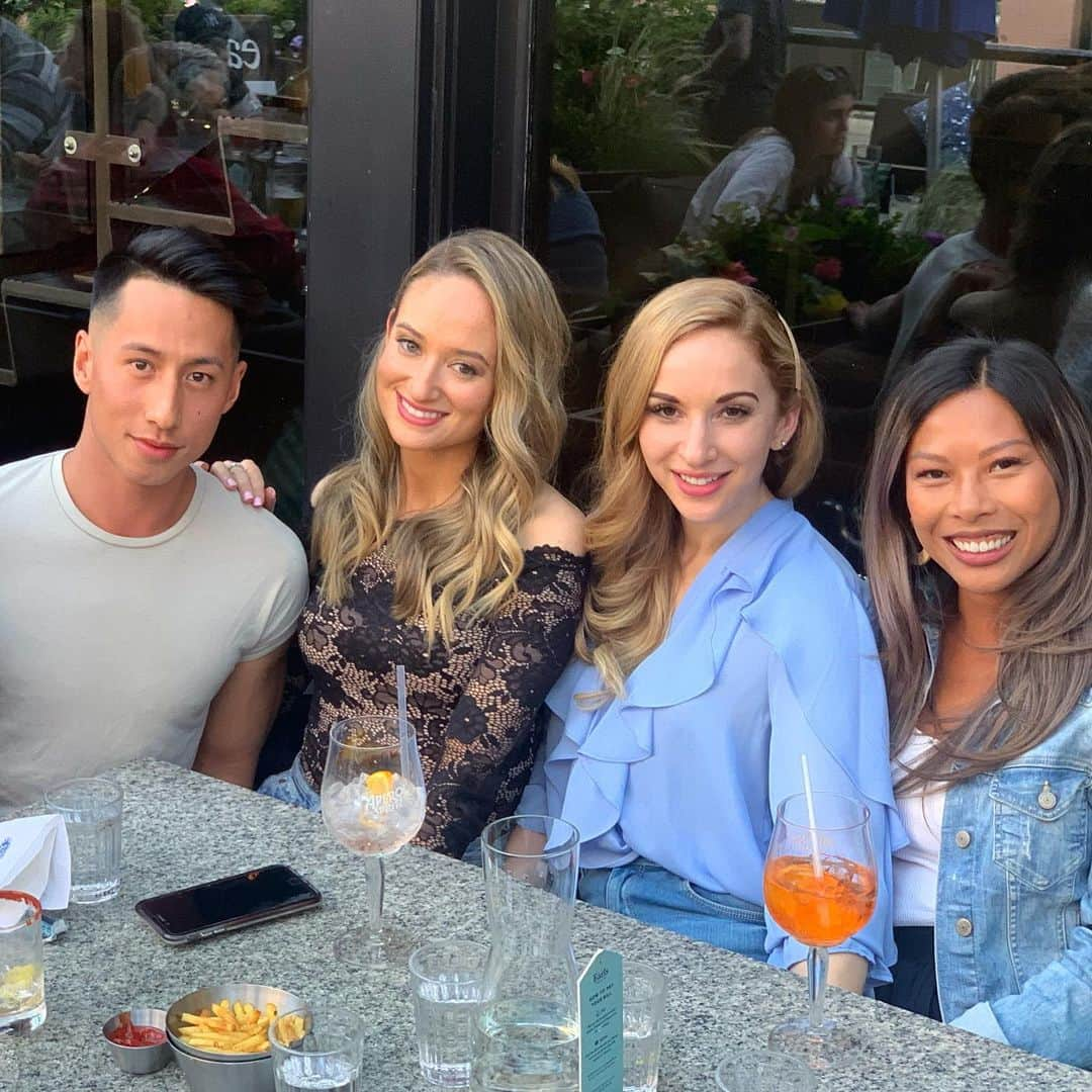 ジェレミー・テンのインスタグラム：「Finished work early today and wishing I was on a patio drinking Sangrias and Aperol Spritzes with my girls (who all ordered chicken fingers and fries) 💕  #Summer #Vibes #Squad #SquadGoals #Heathers #Beauties #MissThem #Babes #Friendship #Patio #Yaletown #Vancouver」