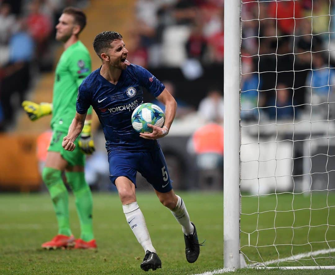 チェルシーFCさんのインスタグラム写真 - (チェルシーFCInstagram)「Cool, calm, collected. @jorginhofrello makes it 2-2 from the spot in extra-time! 😝 #SuperCup #CFC #Chelsea」8月15日 6時11分 - chelseafc