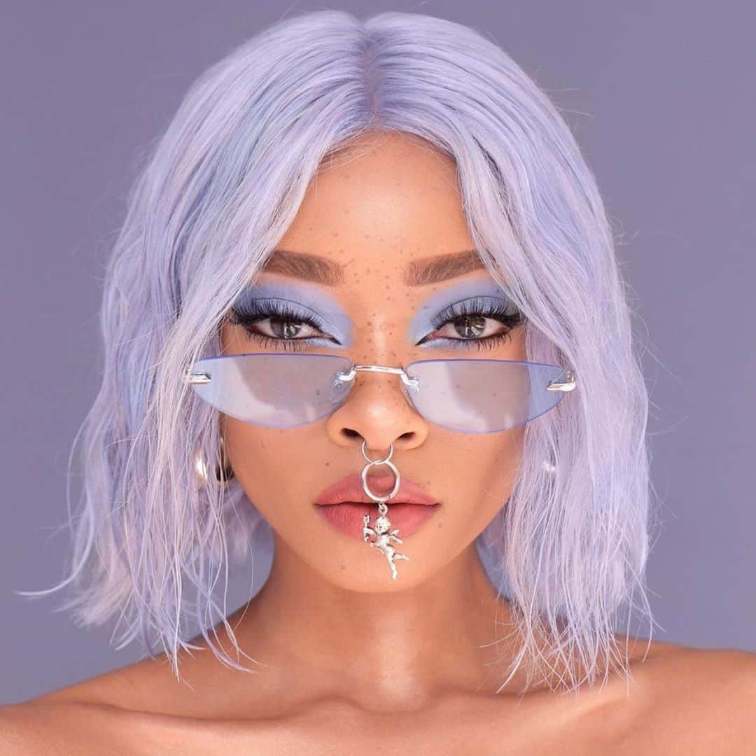 Jeffree Star Cosmeticsさんのインスタグラム写真 - (Jeffree Star CosmeticsInstagram)「Living in pastels ☁️ @nyane created this monochromatic dream using our #BLUEBLOOD palette 💙💎 #jeffreestarcosmetics」8月15日 6時14分 - jeffreestarcosmetics