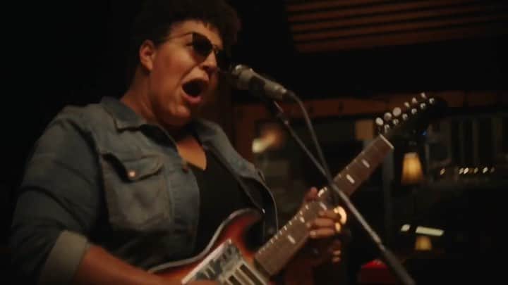 アラバマ・シェイクスのインスタグラム：「Brittany (@blackfootwhitefoot) dropped a new song off her solo album “Jaime” today!  Check out the in-studio video for “He Loves Me” shot at Sound Emporium in Nashville and directed by Danny Clinch @Dannybones64.  Link in profile.」