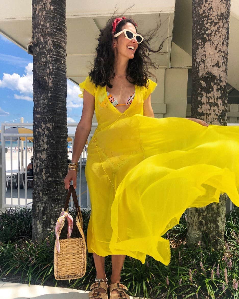 ダニジョーのインスタグラム：「EASY BREEZY ☀️🌴」