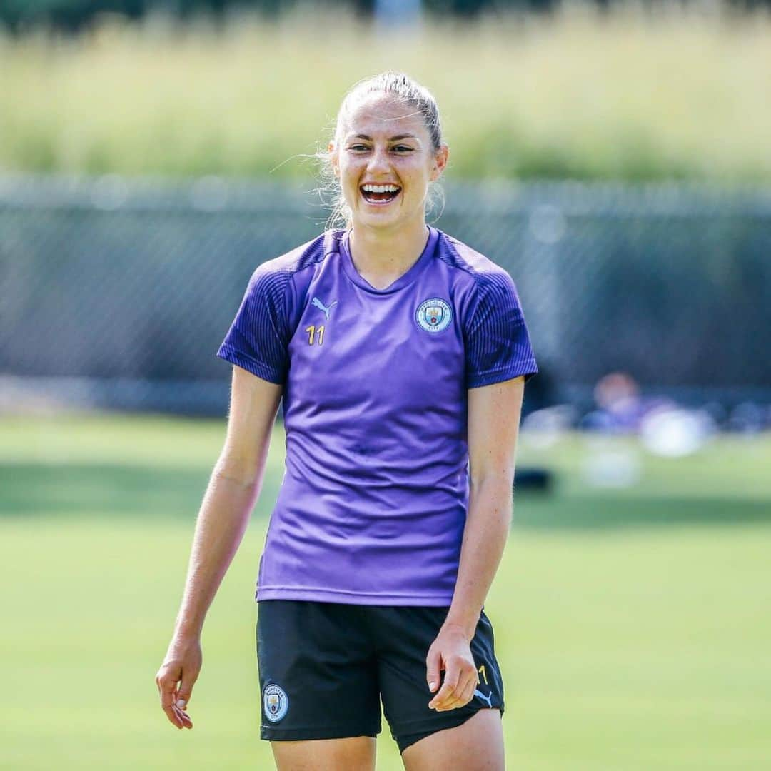 マンチェスター・シティFCさんのインスタグラム写真 - (マンチェスター・シティFCInstagram)「🇺🇸 Enjoying the sunshiiiiine ☀️ . #mancity」8月15日 6時41分 - mancity