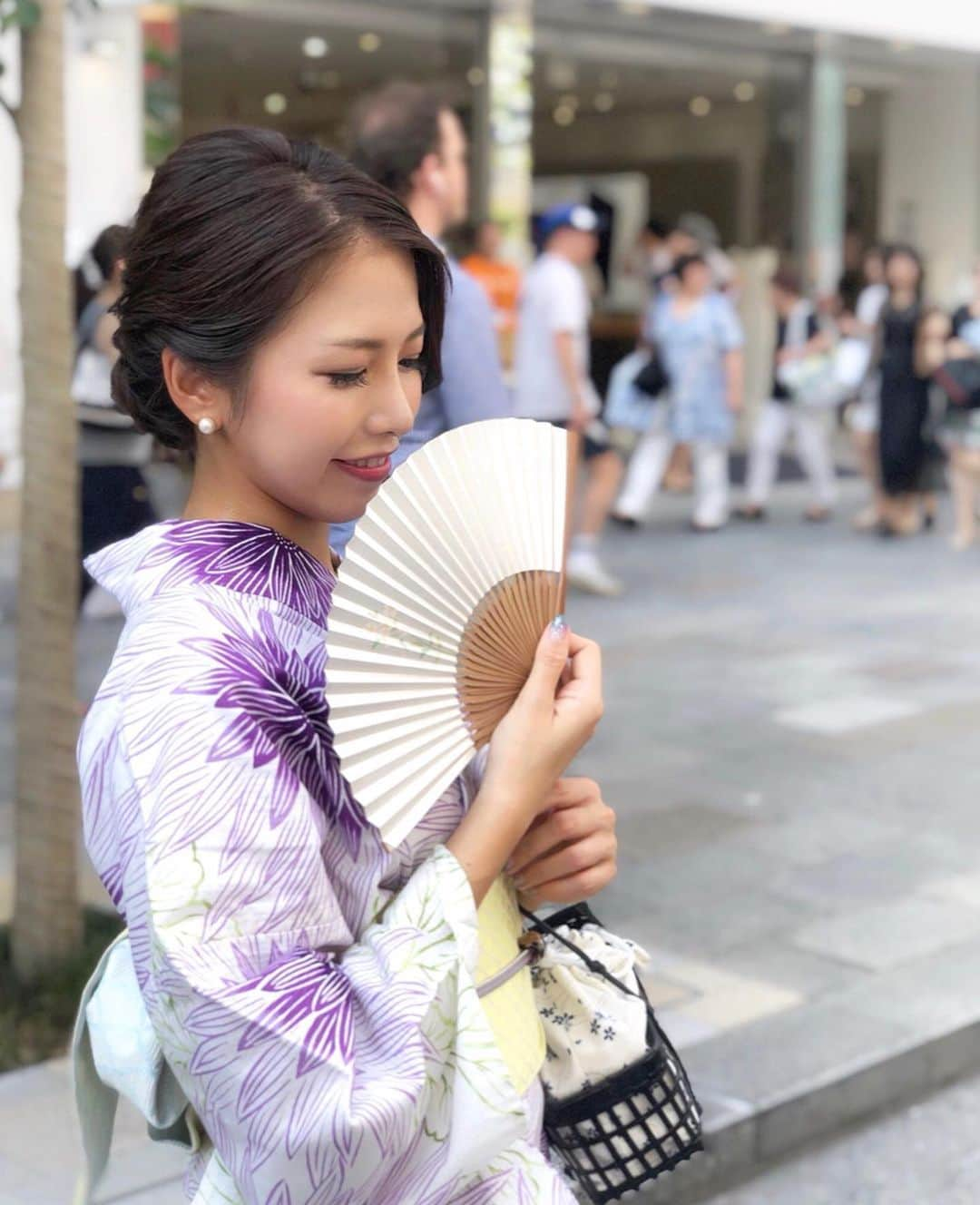 武田奈津美さんのインスタグラム写真 - (武田奈津美Instagram)「. 浴衣また着たいなぁ☺️🎐 日本女性の和装って本当に素敵よね🌿 着付けも習いたいな☺️🇯🇵 . 皆さまも素敵な夏をお過ごしください🎐✨ . #浴衣 #着物 #着物レンタル #浴衣レンタル #yukata #kimono #武田奈津美  #summer #夏 #銀座 #東京 #ginza #tokyo #japan #宮脇賣扇庵 #扇子 #花火 #花火大会」8月15日 6時52分 - _natsumitakeda_