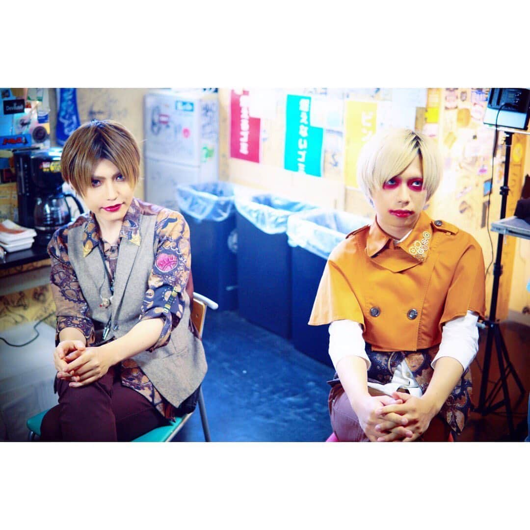 結さんのインスタグラム写真 - (結Instagram)「結（ユナイト）×莎奈（ユナイト）  #ユナイト  #vocal  #結  #visualkei  #band  #drum #莎奈 #みんなのおと新潟 #衣装 #etbb #同じポーズ #僕のポーズを真似した莎奈すん」8月15日 6時56分 - sing.yui.0318