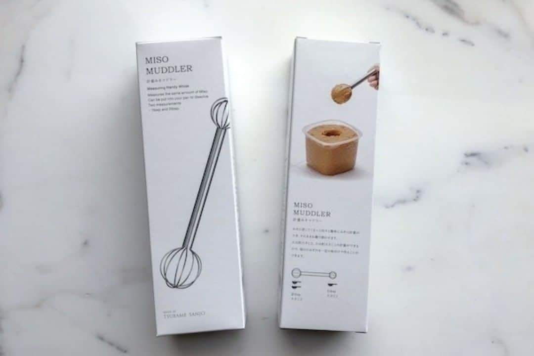 のインスタグラム：「The Miso Muddler's ease of use when it comes to making individual bowls of miso soup. The sleek design allows you to scoop up miso and dissolve the paste directly into the bowl or pot without using any extra spoon. Aside from measuring and whisking miso, it is also perfect for beating eggs and whisking salad dressing and all sort of sauces. 😋 Enhance your kitchen experience ⋅ www.uchicook.com ♨ — #uchicook #stainlesssteel #steamgrill #foodstagram #foodie #cookware #kitchenware #kitchenutensils #easyrecipes #miso #misomuddler」