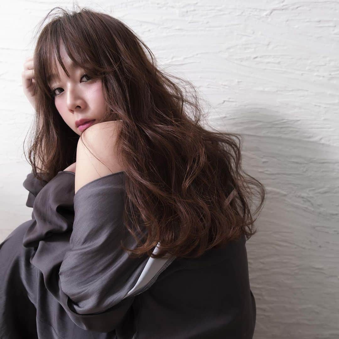 よしむーのインスタグラム：「今日は台風10号が近づいてきてます！ ご予約のお客様は無理をなさらず...😢」