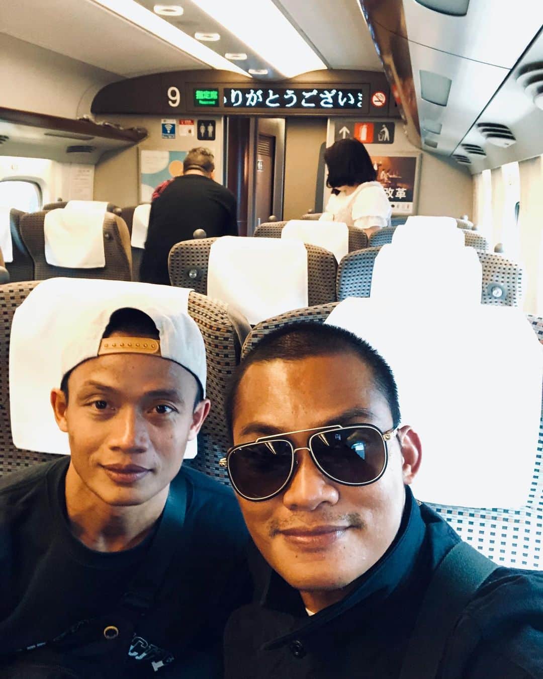 のインスタグラム：「Next station nagoya and really Good experience On shinkansen with dan chupong.」