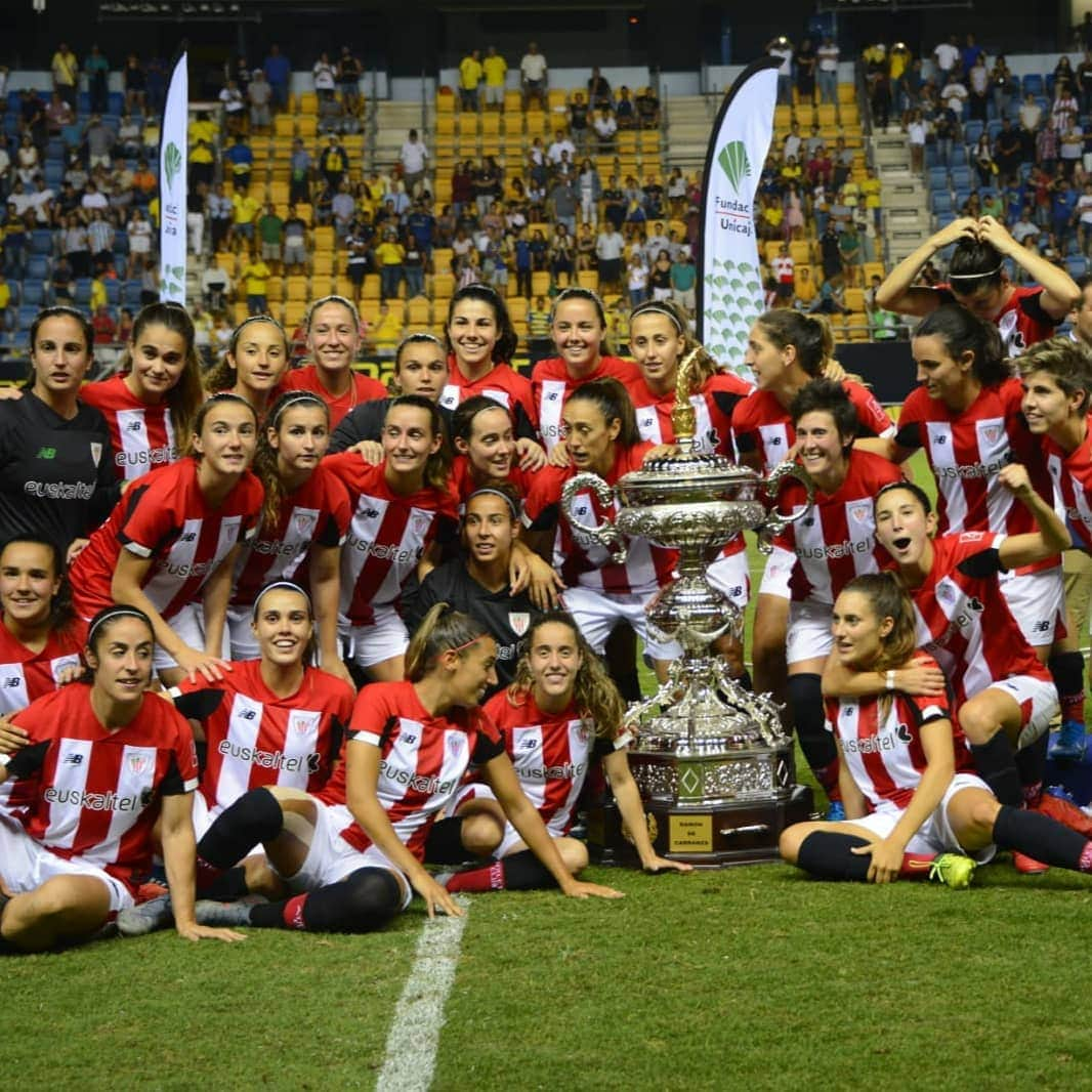 アスレティック・ビルバオさんのインスタグラム写真 - (アスレティック・ビルバオInstagram)「💥 ZORIONAK @athleticclubfem ‼️ ⠀⠀⠀⠀⠀⠀⠀⠀⠀ Campeonas del #TrofeoCarranza 🏆 / Txapeldunak ! ⠀⠀⠀⠀⠀⠀⠀⠀⠀ #AthleticClubFem 🔴⚪🦁」8月15日 7時47分 - athleticclub