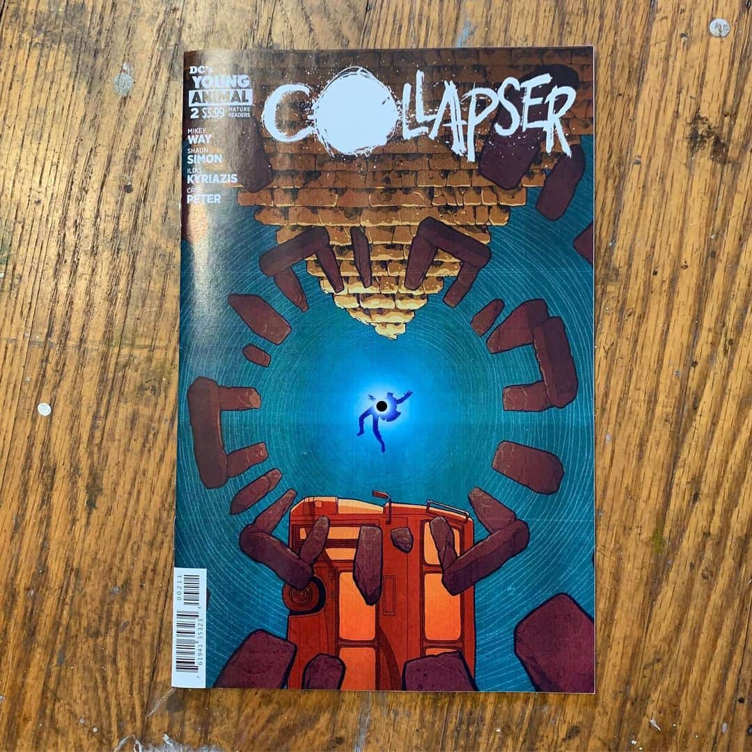 ジェラルド・ウェイさんのインスタグラム写真 - (ジェラルド・ウェイInstagram)「Collapser issue 2 is on stands and online now! This issue is even better than the first! Lots of fun stuff in this one! Check out my bio for a link. #collapser #dcyounganimal #dccomics」8月15日 8時01分 - gerardway